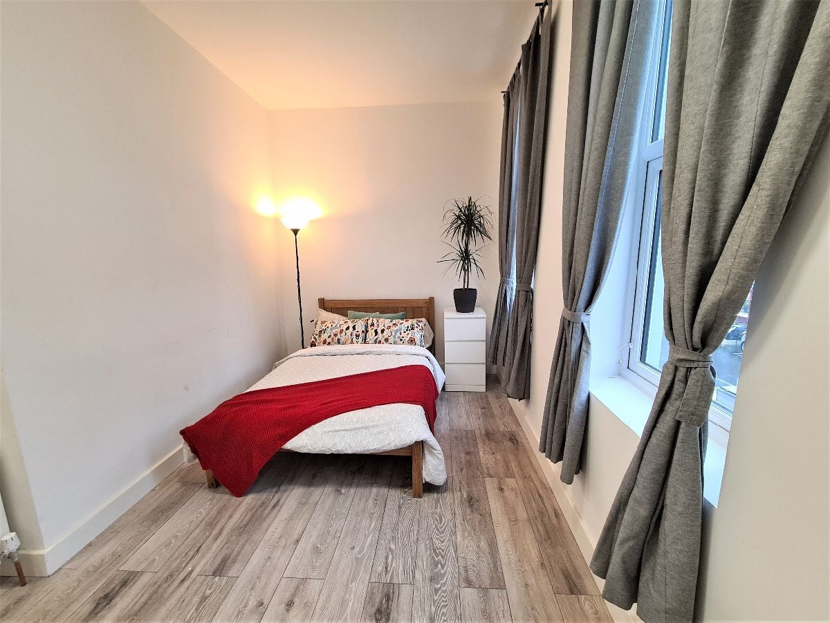 Room Kilburn High Road in Greater London