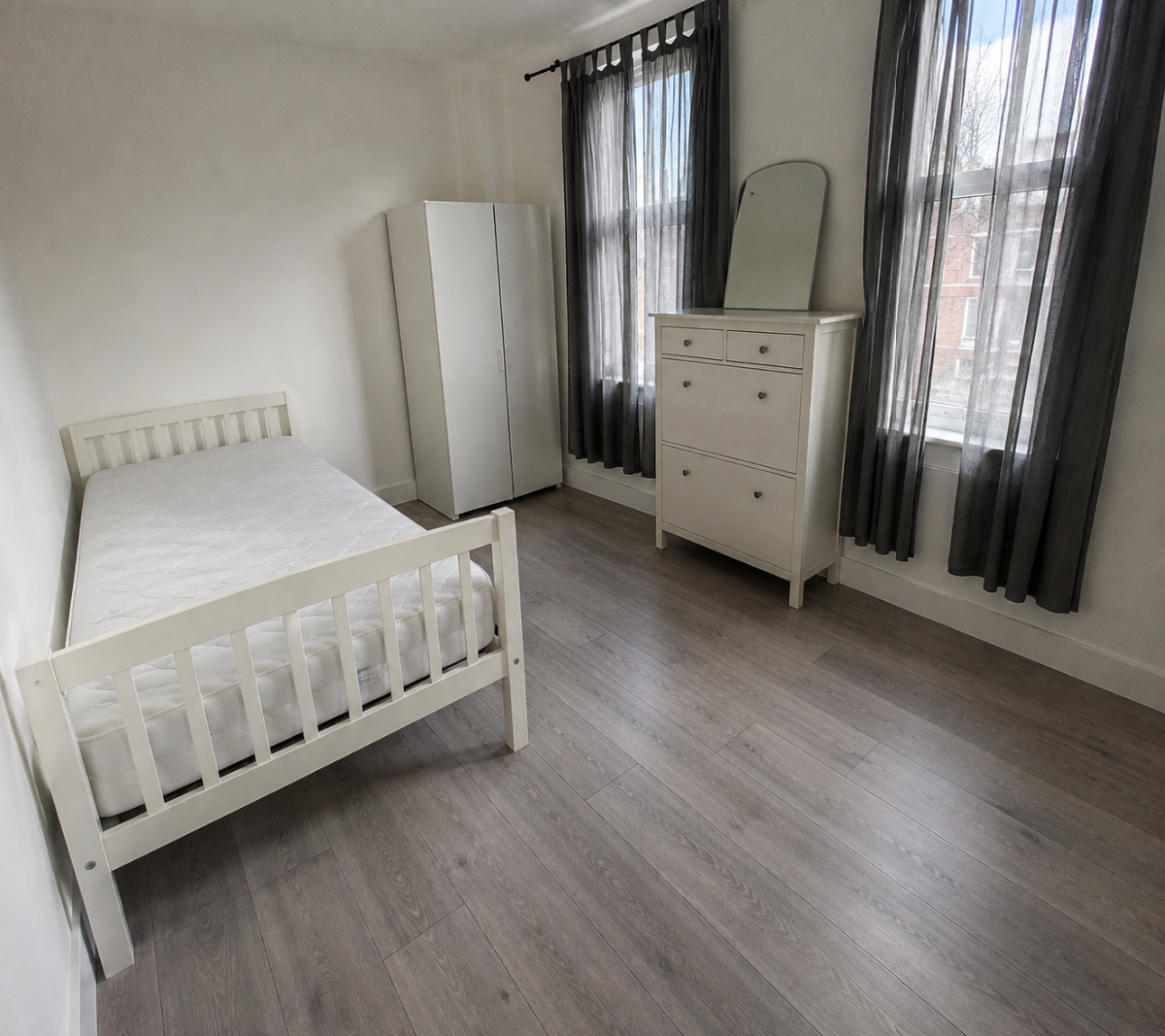 Room Kilburn High Road in Greater London