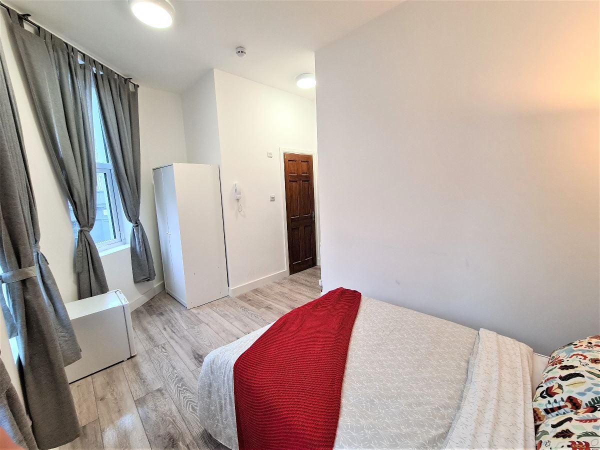 Room Kilburn High Road in Greater London