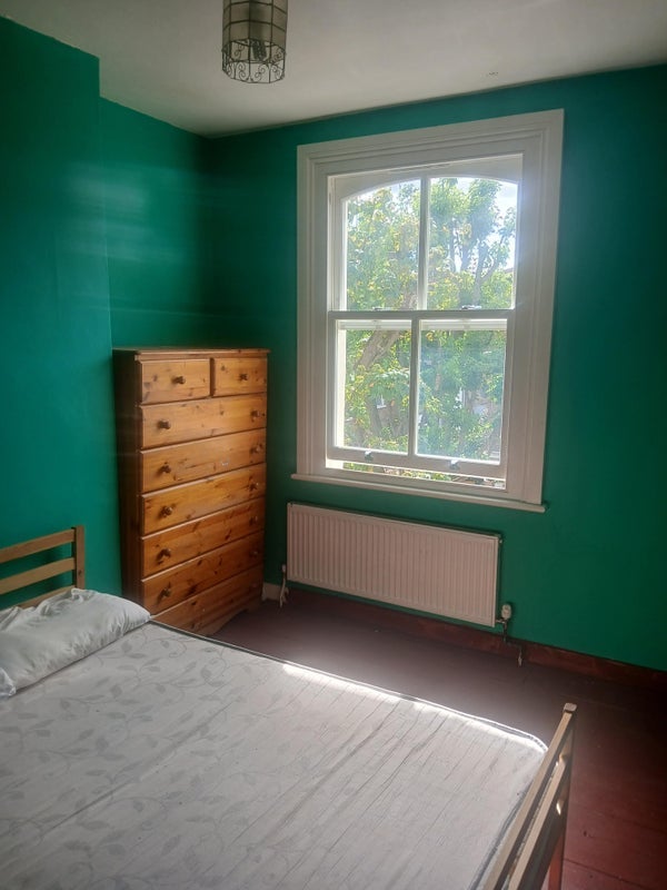 Room Evershot Road in Greater London