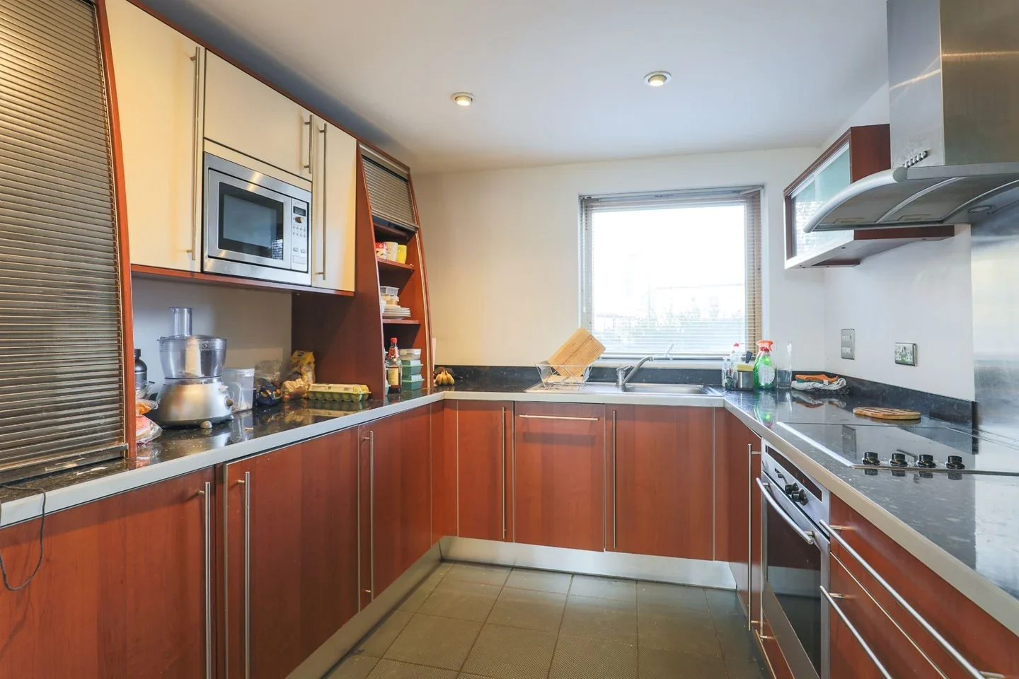 Flat Newton Place in Greater London