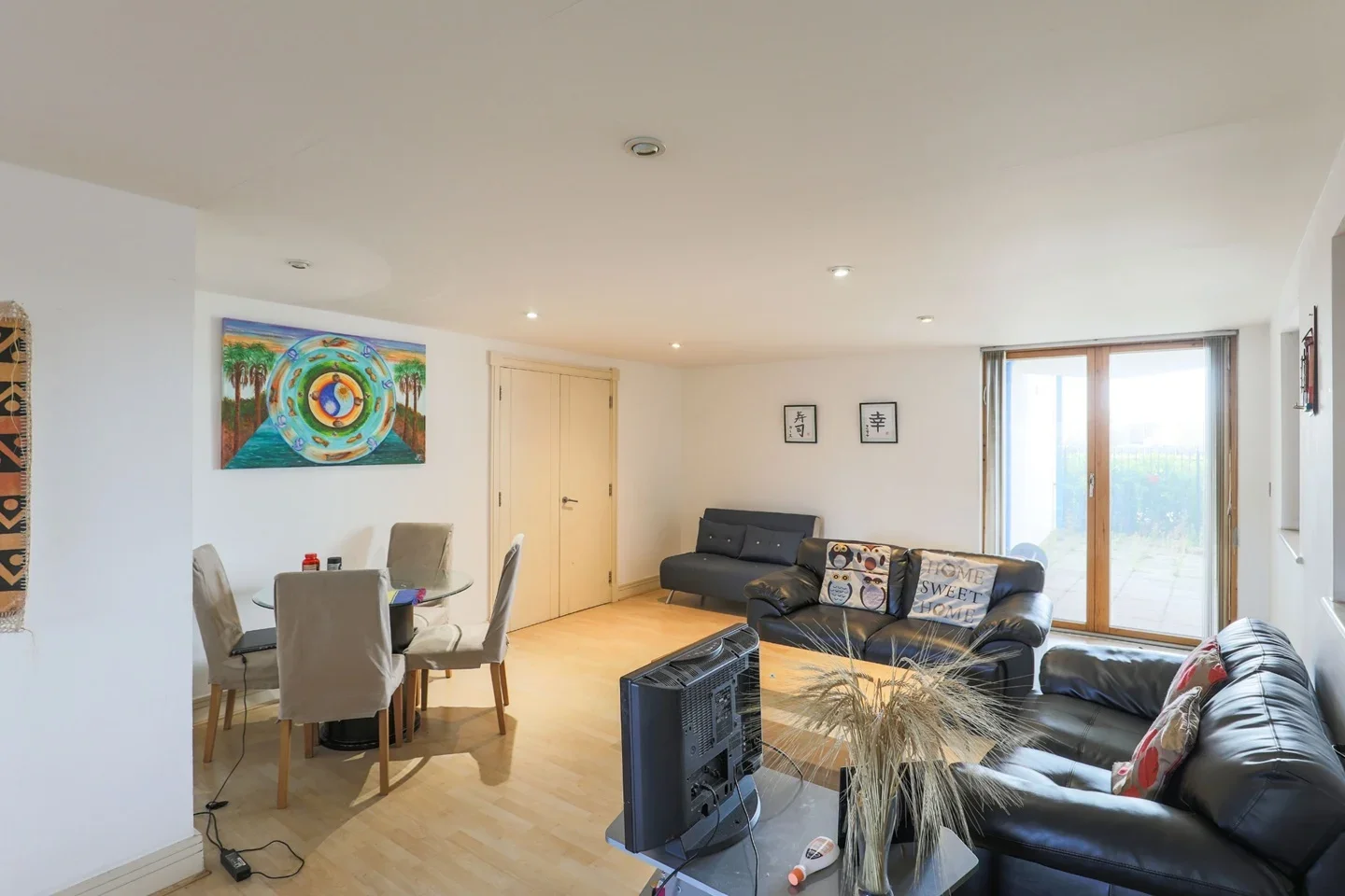 Flat Newton Place in Greater London