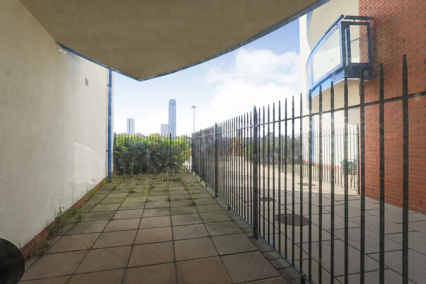 Flat Newton Place in Greater London