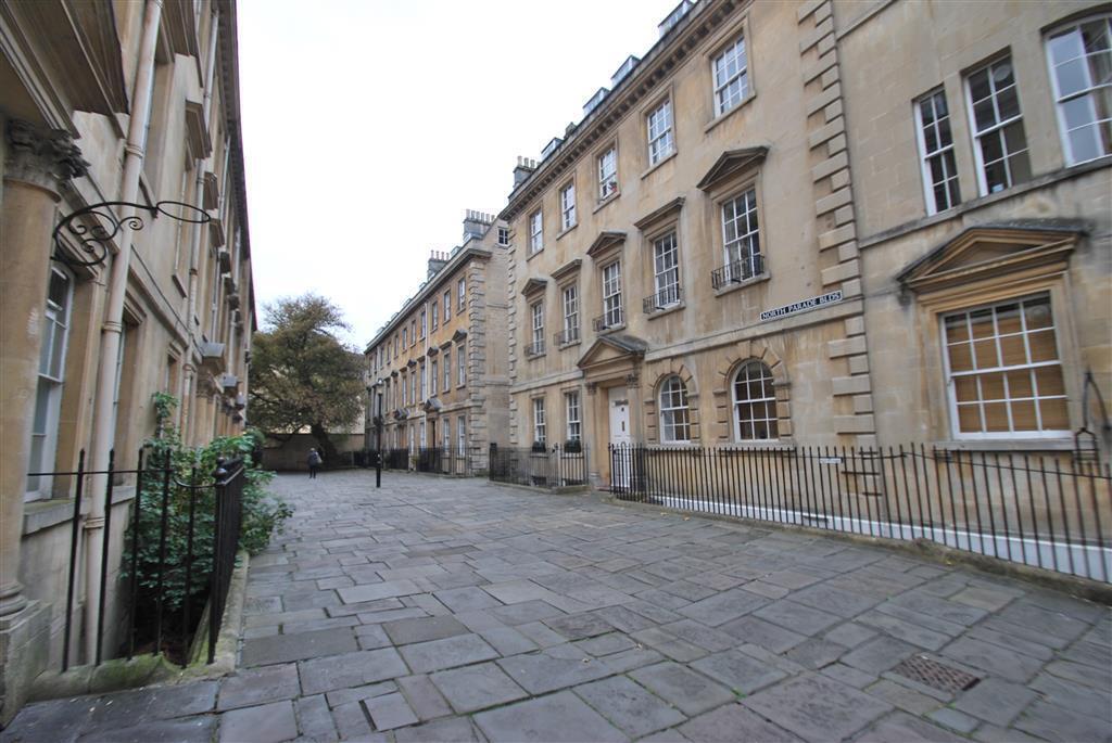 Flat North Parade Buildings in Bath