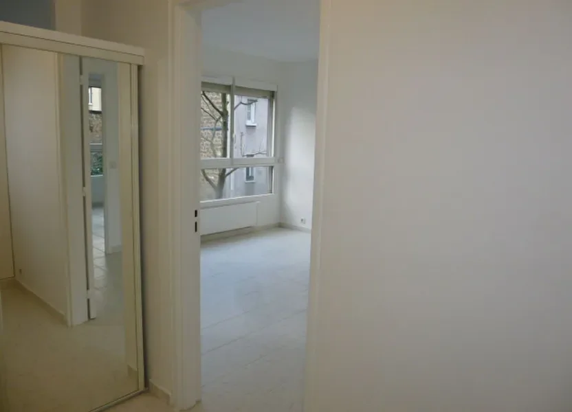 Flat Rue du Viaduc in Issy-les-Moulineaux