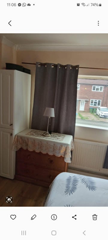 Room Gregory Crescent in Greater London