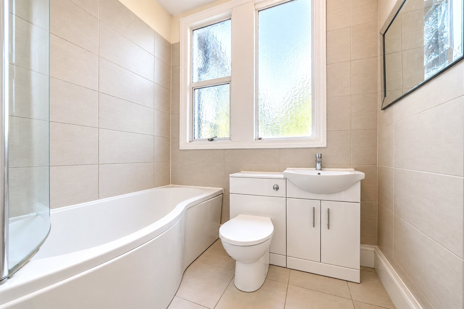 Flat Larkhall Rise in Greater London