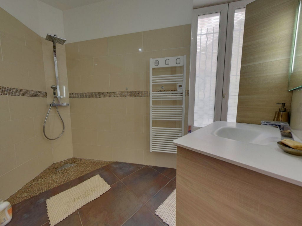 Flat Rue de l'Ermitage in Montreuil