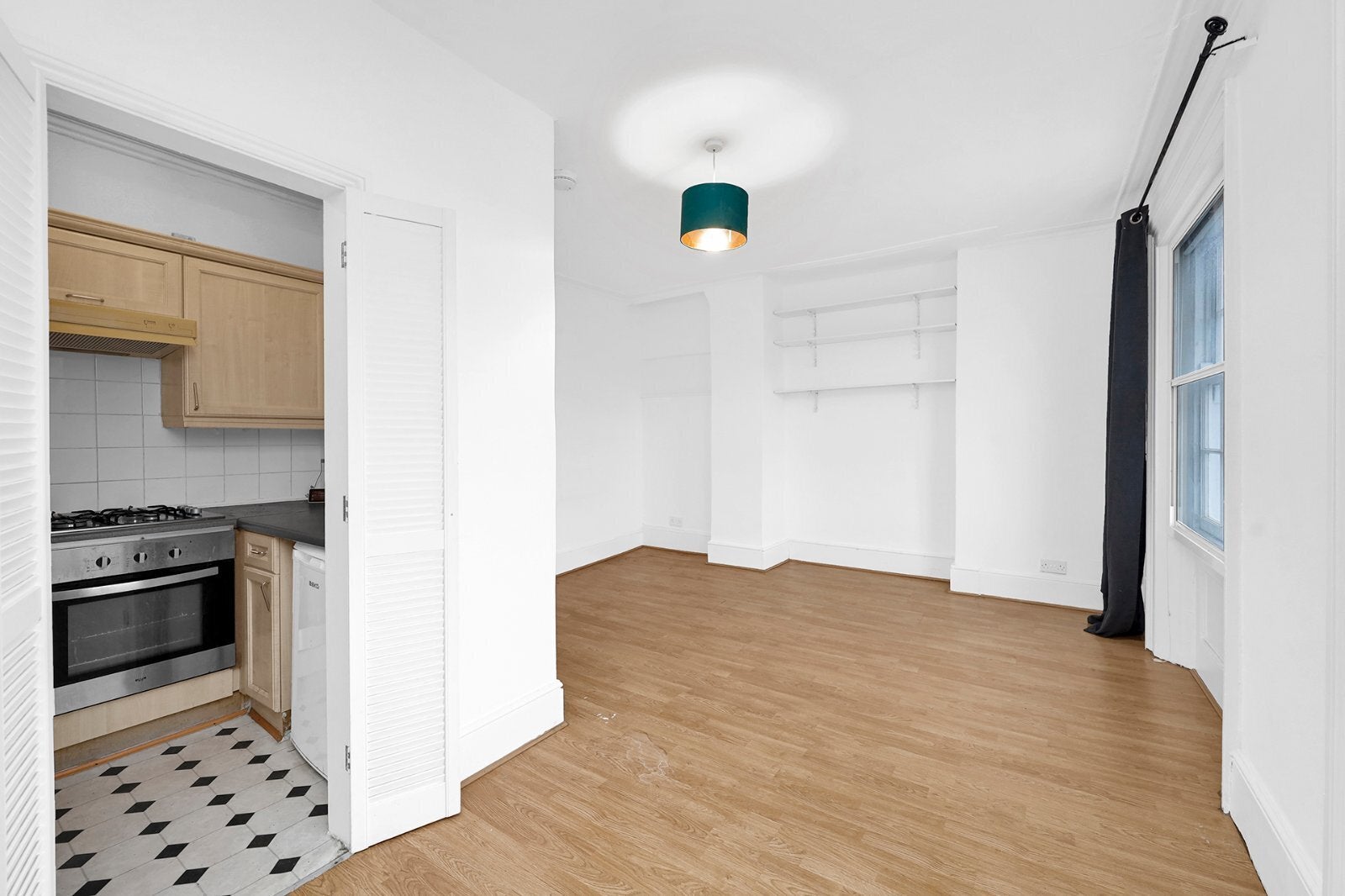 Flat Mornington Terrace in Greater London