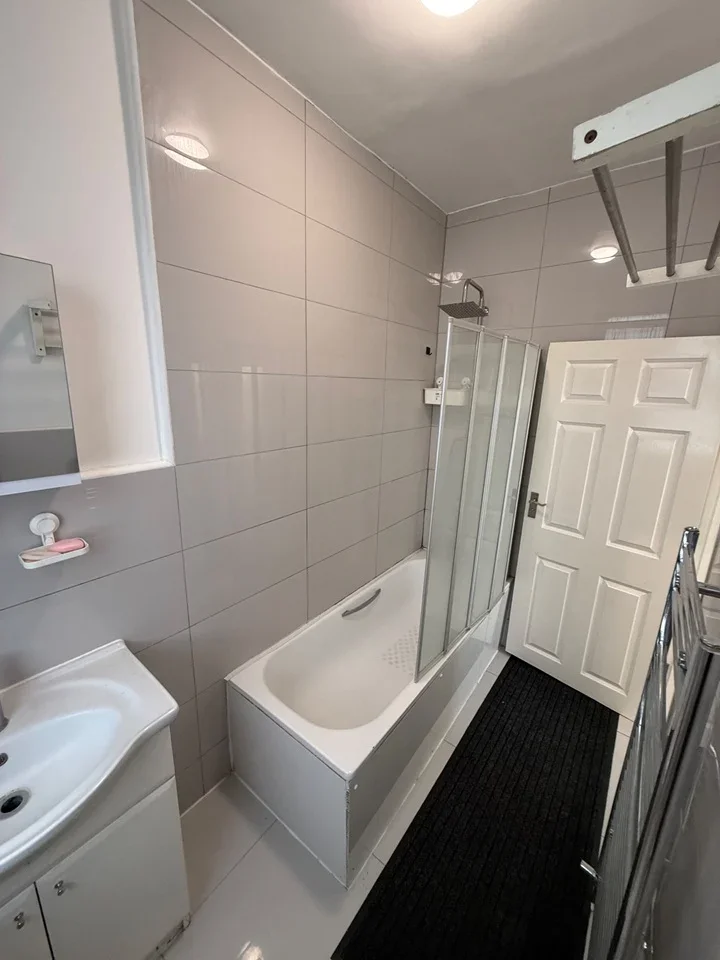 Room Welldon Crescent in Greater London