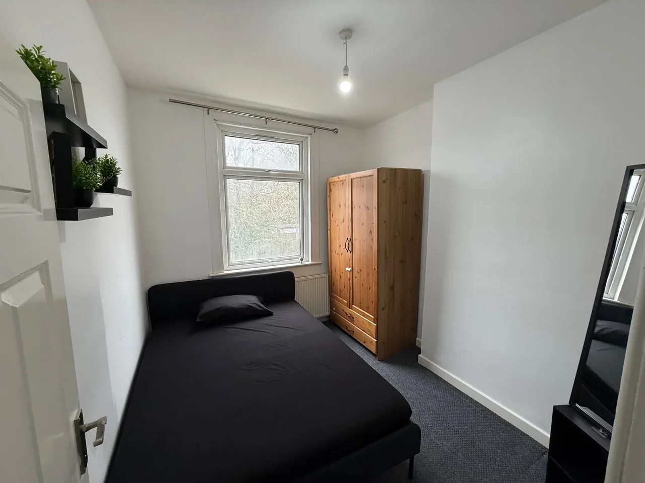 Room Welldon Crescent in Greater London