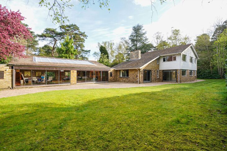 House Golf Club Road in Walton on Thames