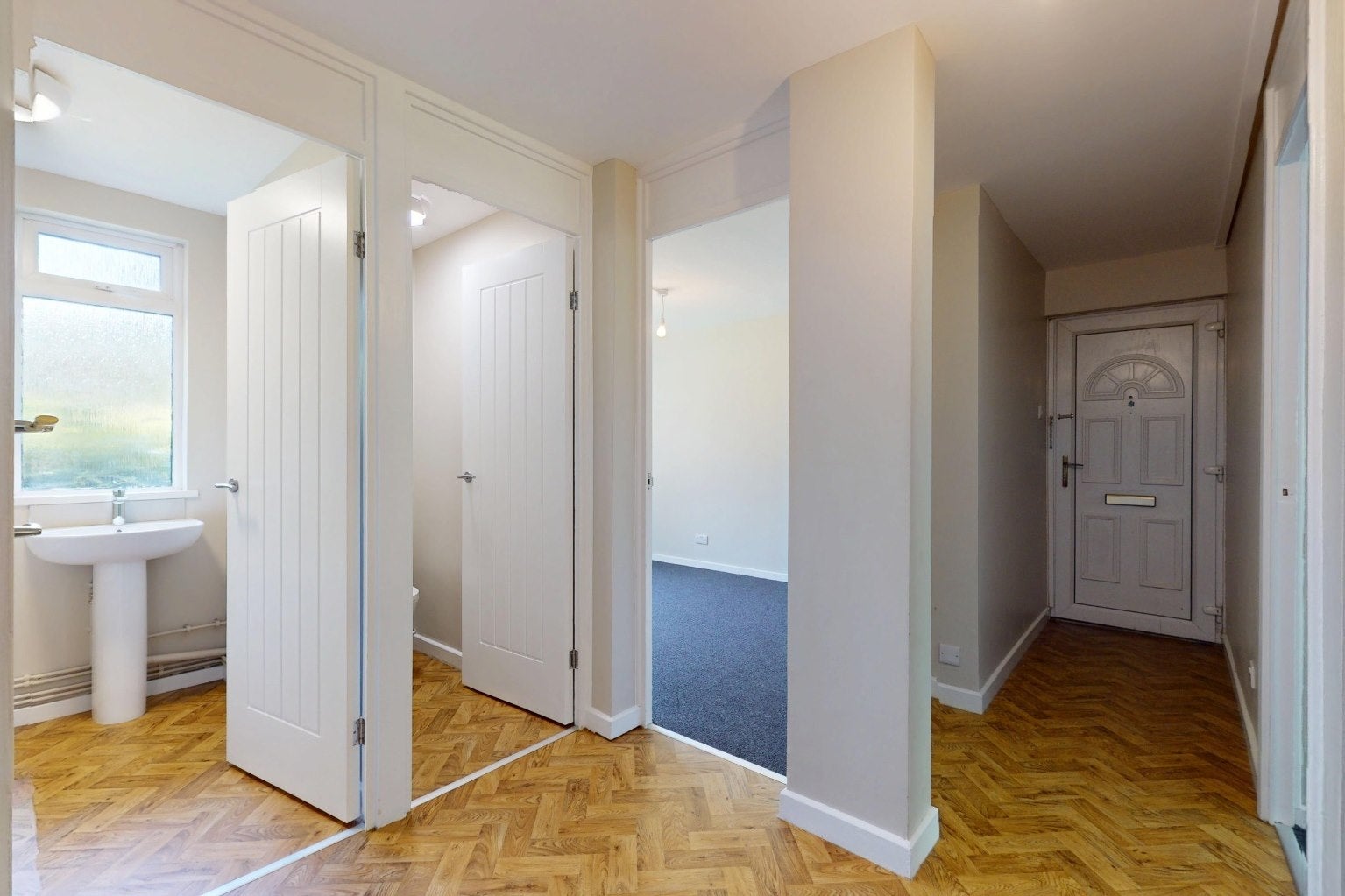 Flat Delbury Close in Telford