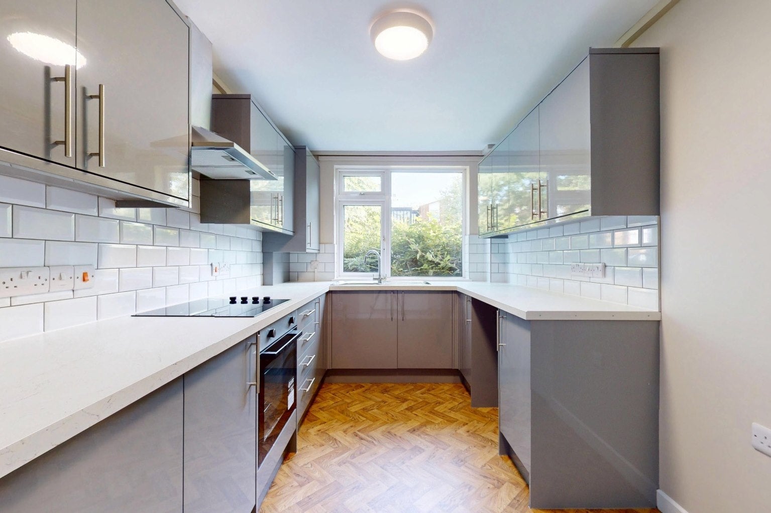 Flat Delbury Close in Telford