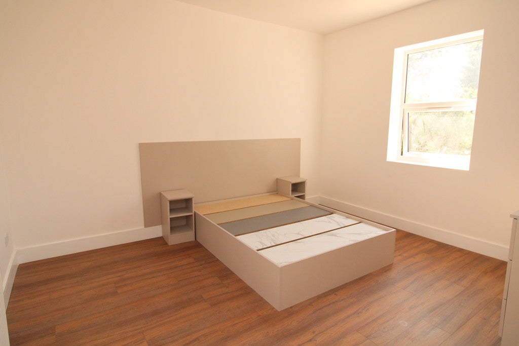 Flat Woodfield Road in Birmingham