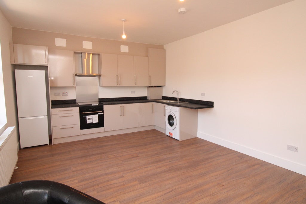 Flat Woodfield Road in Birmingham