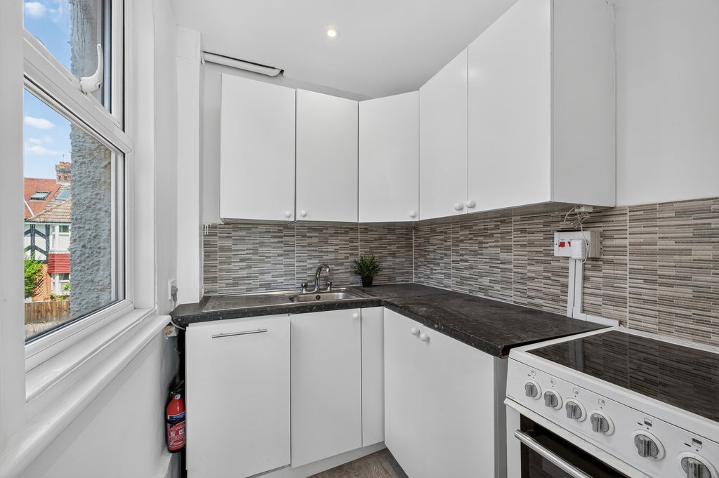 Flat Compton Road in Greater London