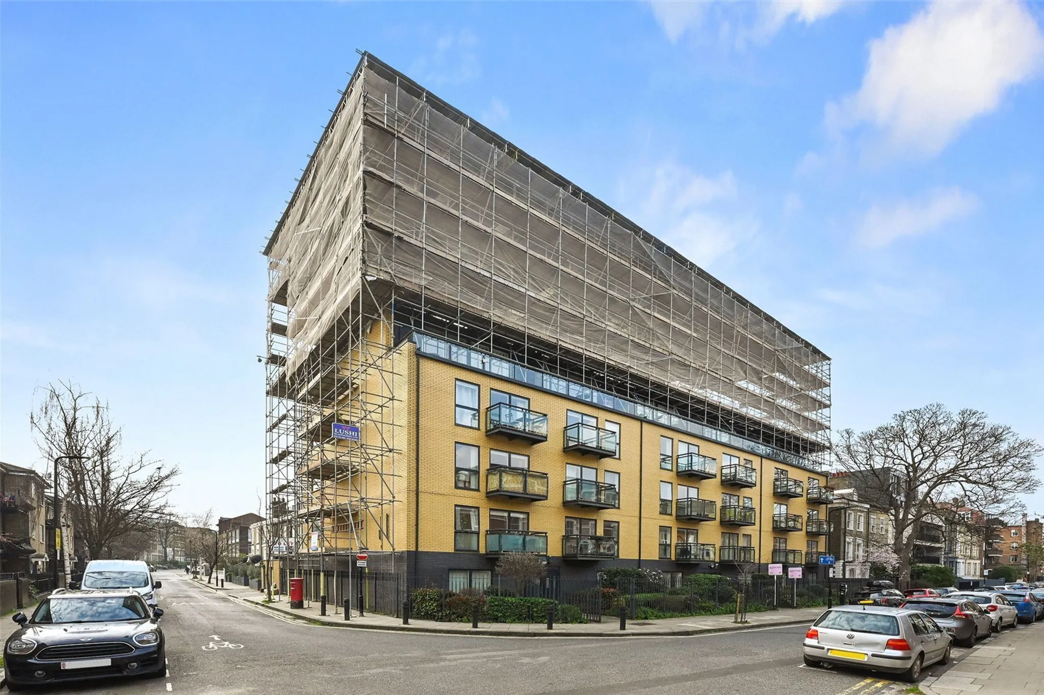 Flat Shore Road in Greater London