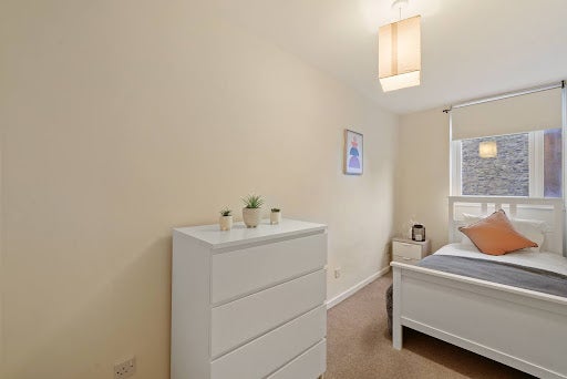 Room Chippenham Road in City of Westminster