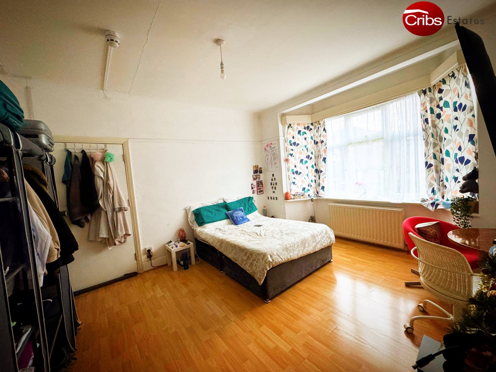 Room Hartfield Road in Greater London