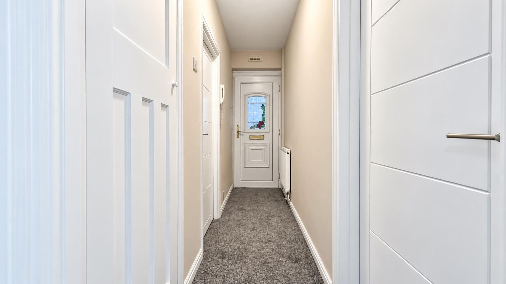 Flat Wilton Road in Greater London
