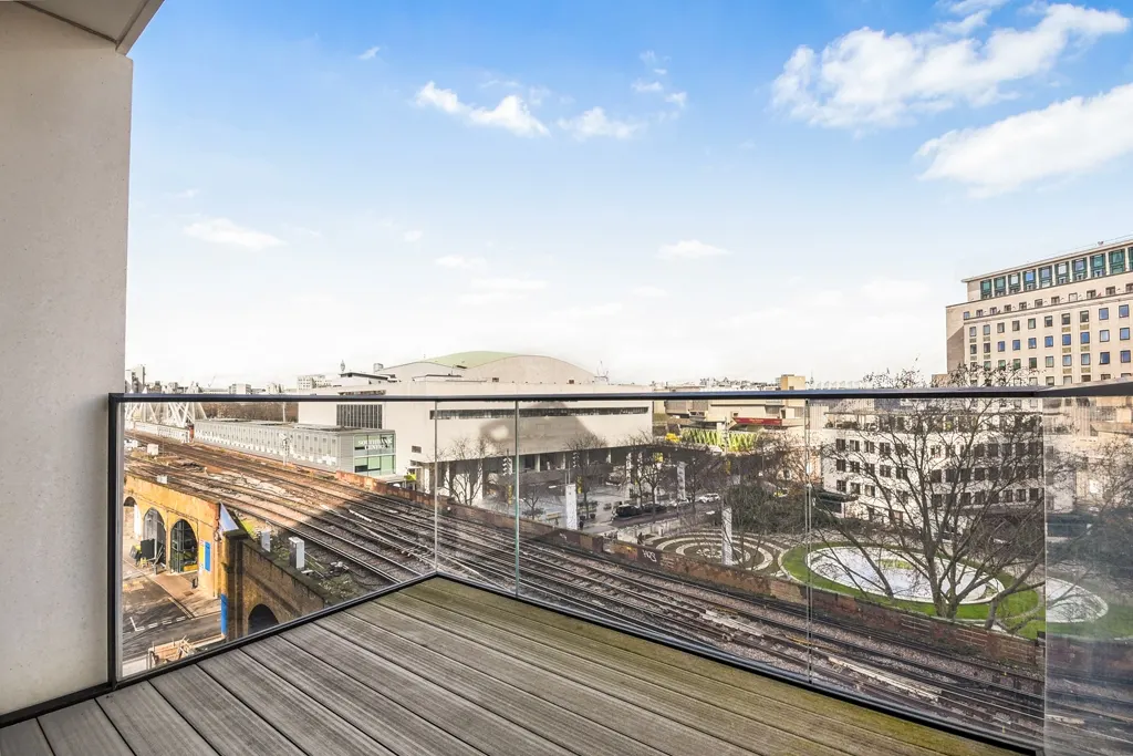 Flat Concert Hall Approach in Greater London