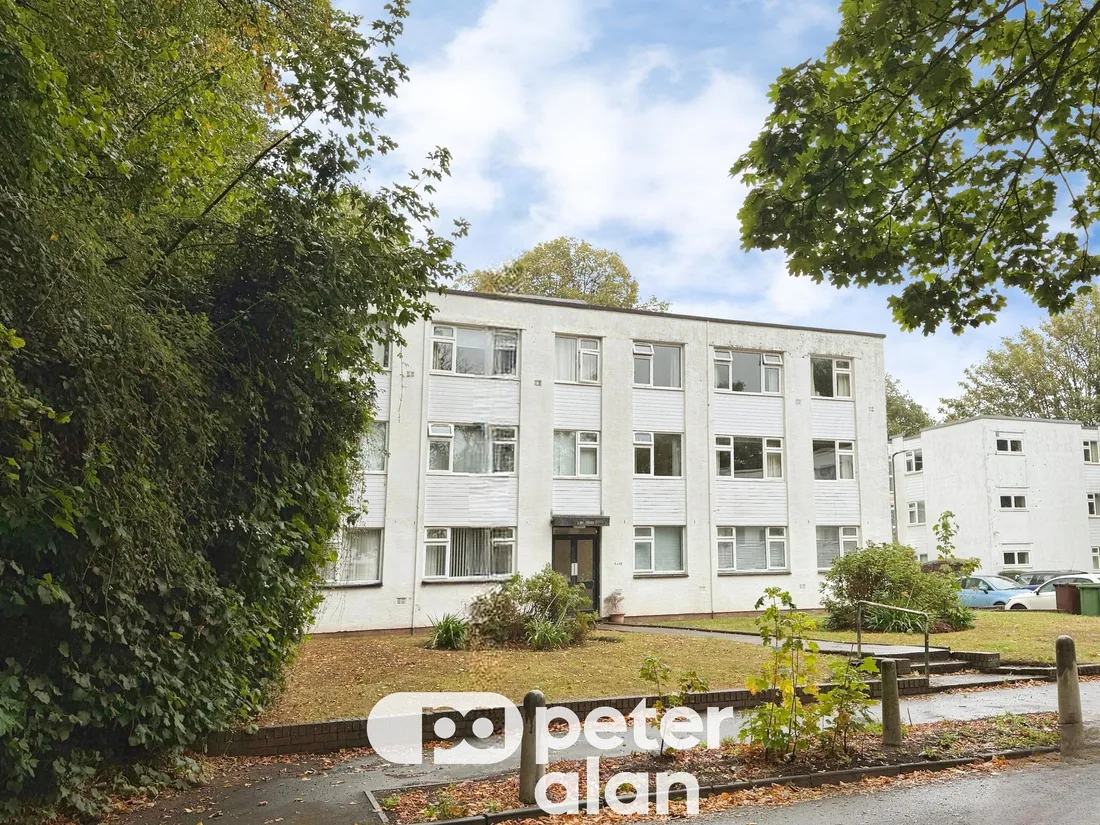 Flat Llanishen Court in Cardiff