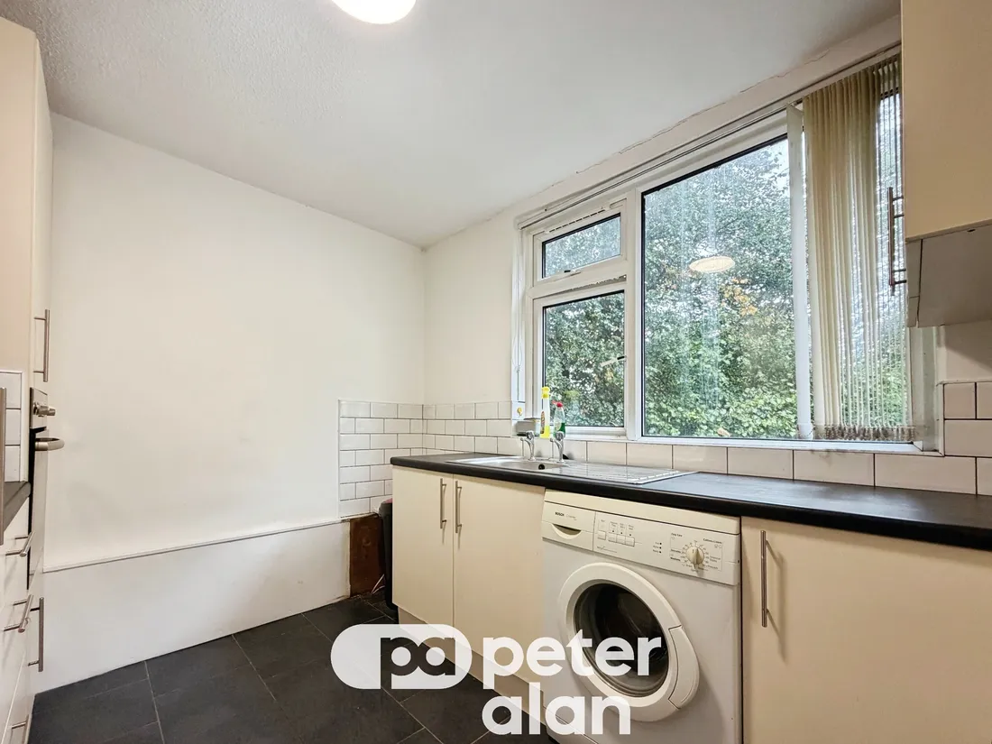 Flat Llanishen Court in Cardiff