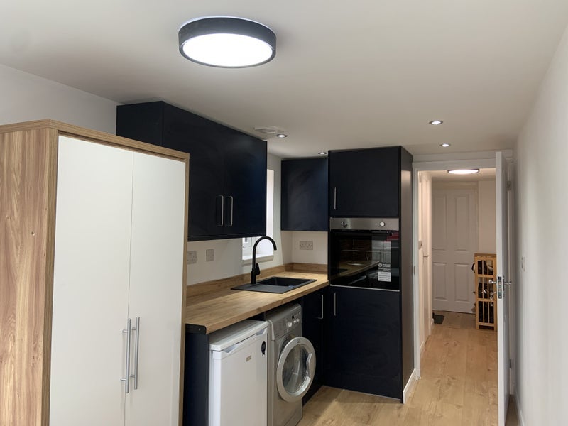 Room Sunrise Avenue in Chelmsford
