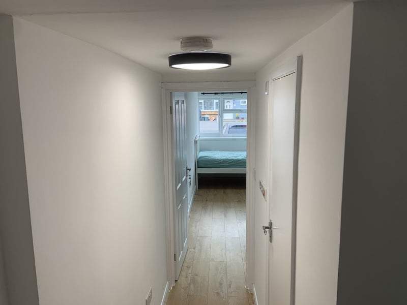 Room Sunrise Avenue in Chelmsford