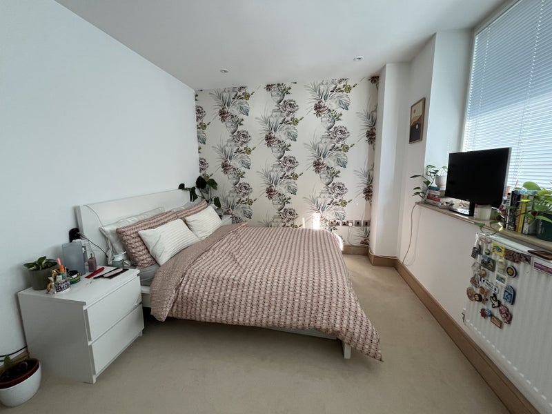 Room Printers Road in Greater London