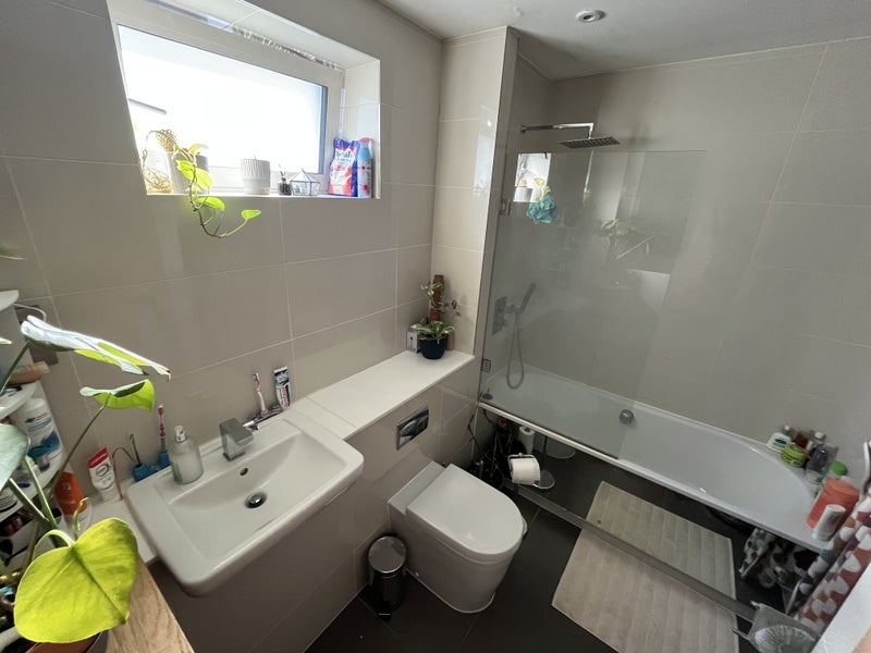 Room Printers Road in Greater London