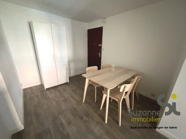 Flat Avenue Raymond Tézier in Voiron