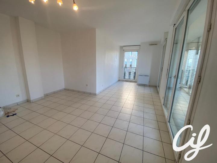 Flat Quai Magellan in Nantes