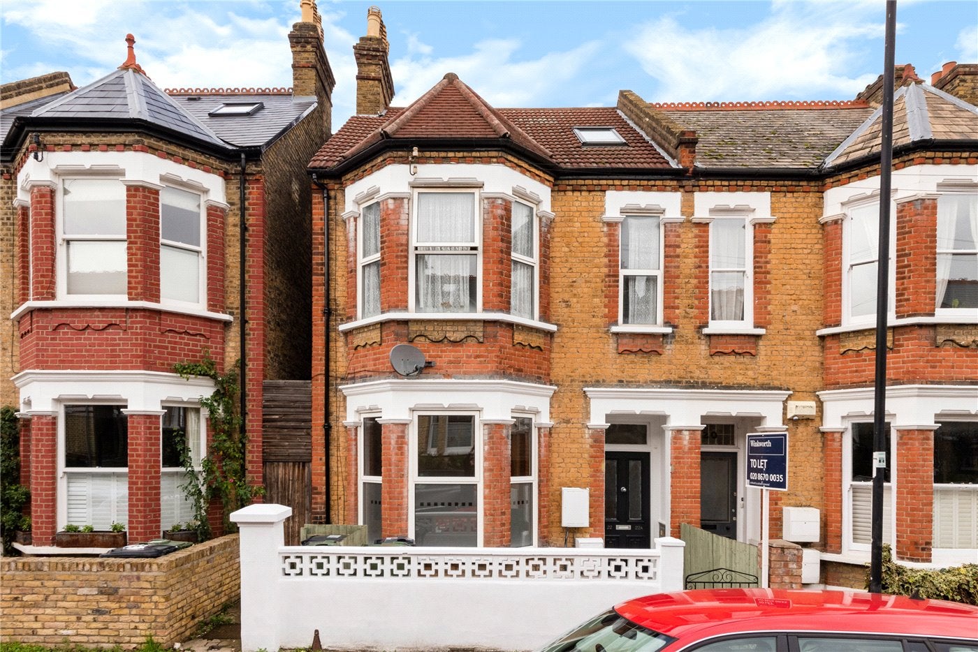 Flat Hainthorpe Road in Greater London