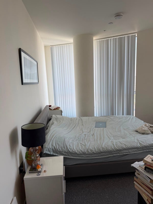 Room Biscayne Avenue in Greater London