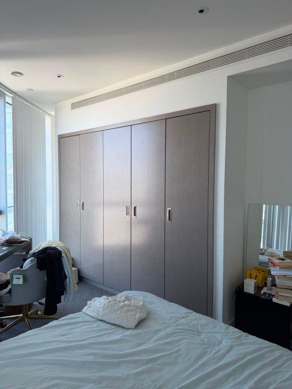 Room Biscayne Avenue in Greater London