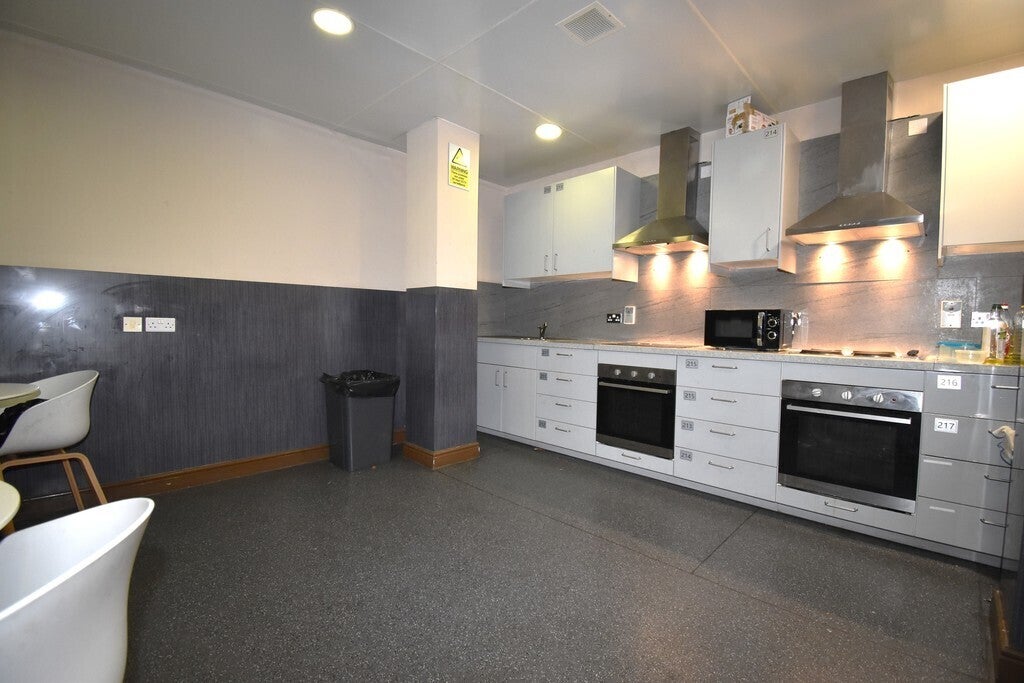 Room Smithford Way in Coventry