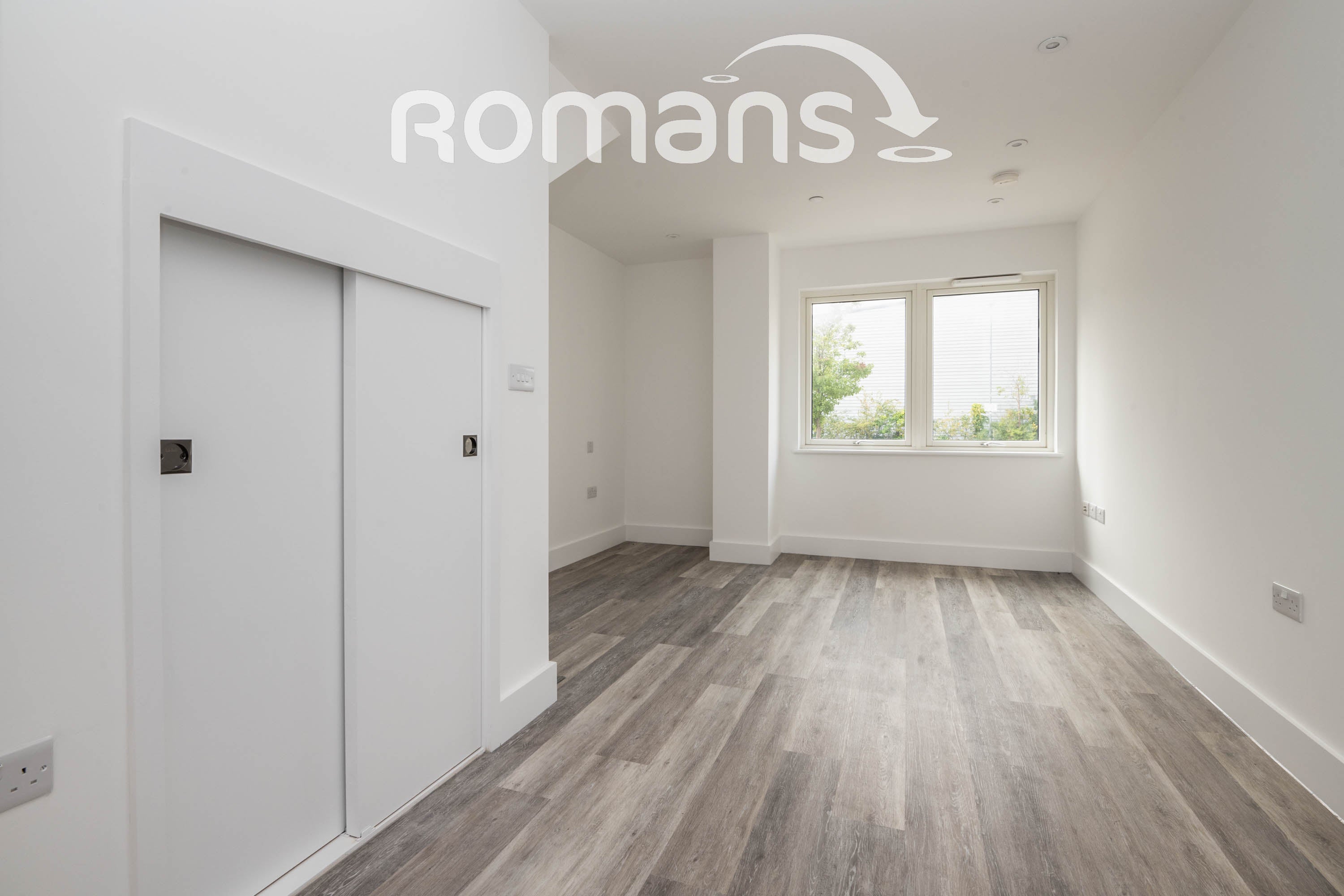 Flat Lyon Way in Camberley