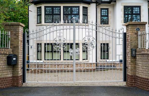 House Broadway in Bramhall