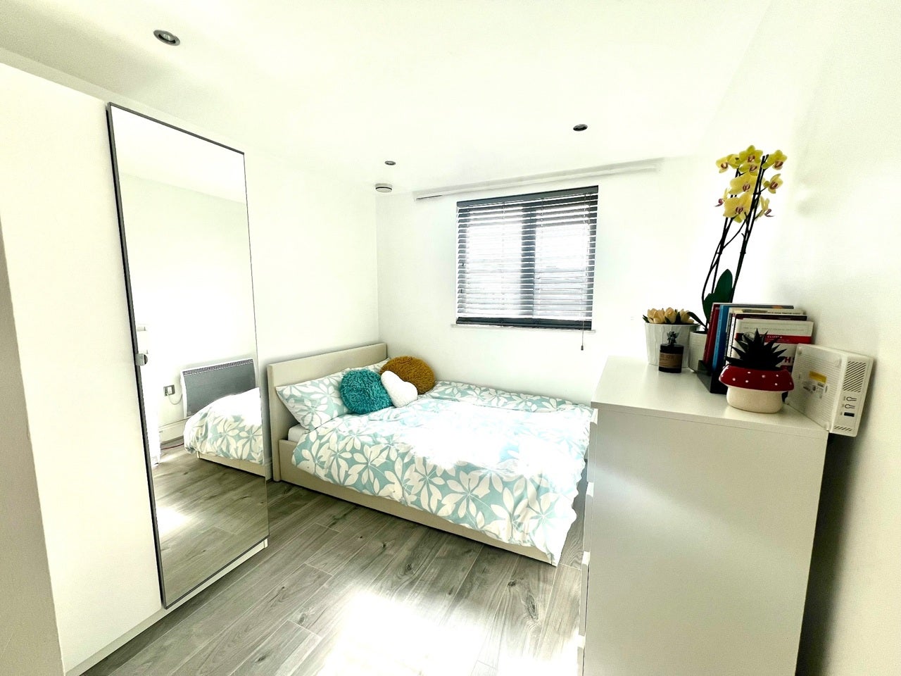 Room Brentford High Street in Greater London