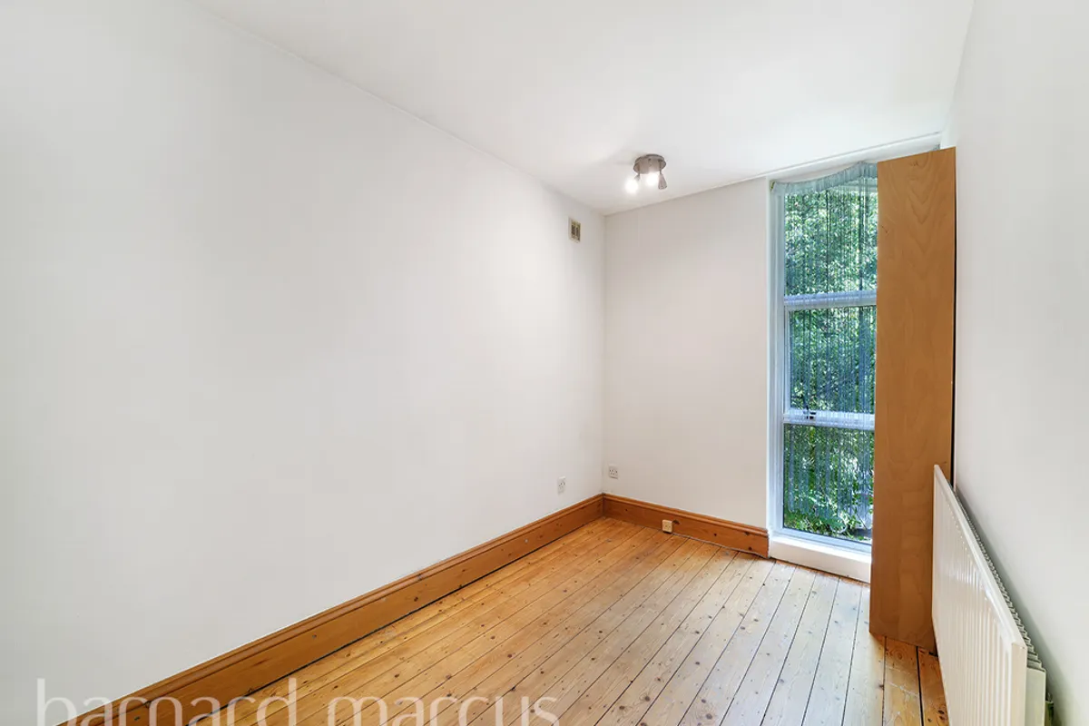 Flat Wellesley Road in Greater London
