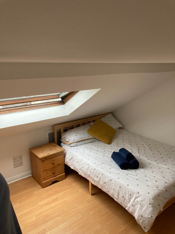 Room Morningside Road in City of Edinburgh