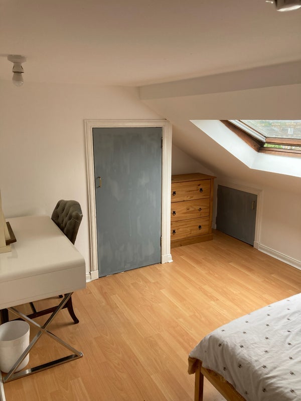 Room Morningside Road in City of Edinburgh