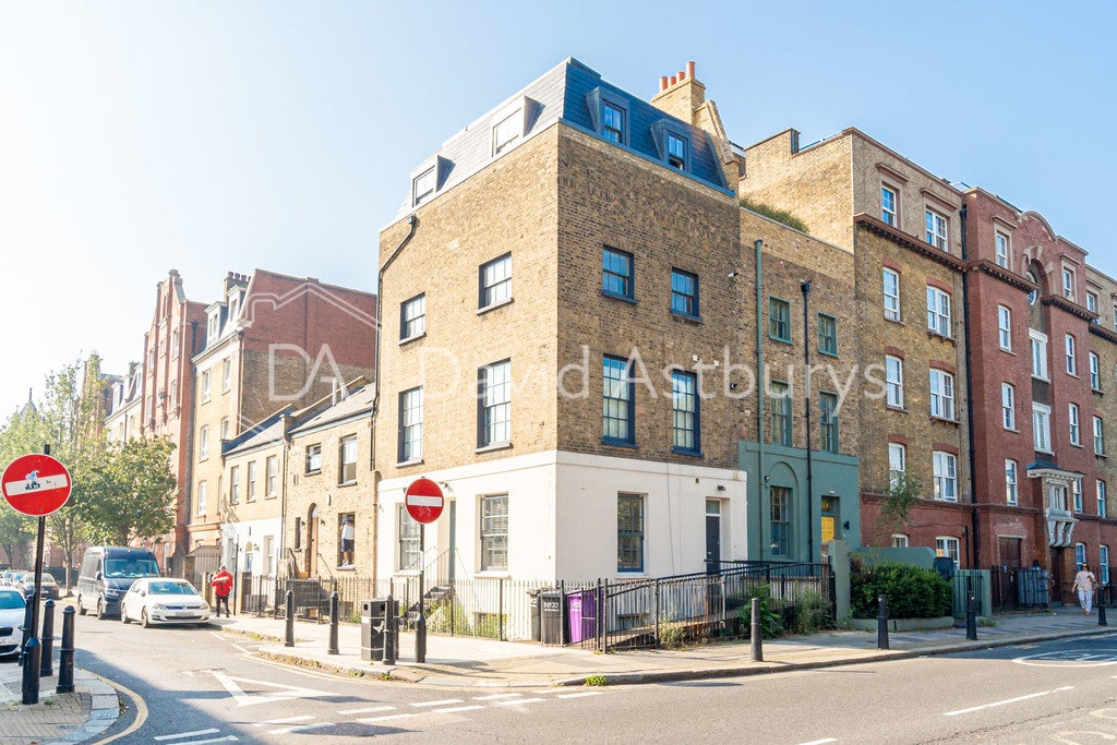House Old Ford Road in Greater London