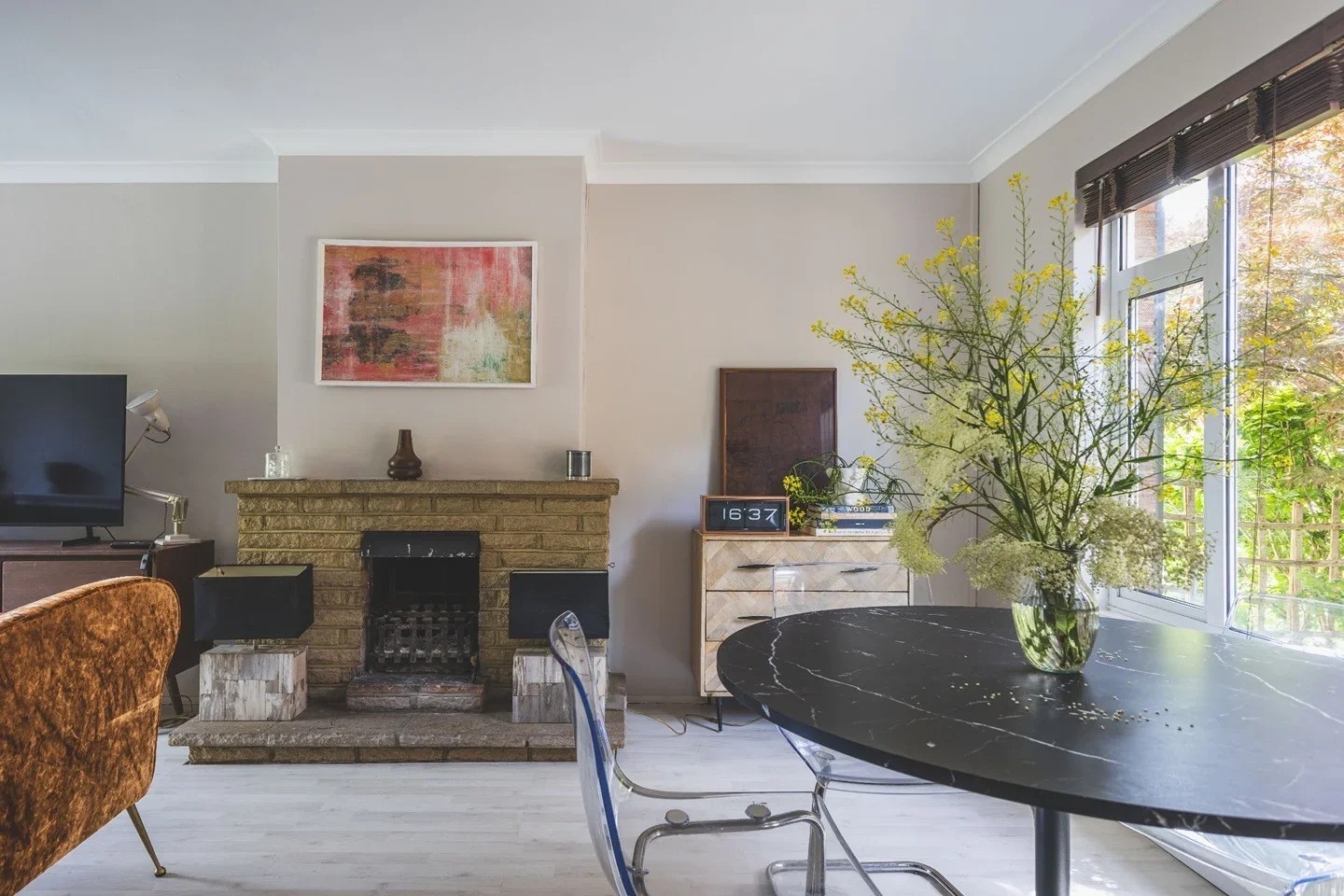 House Burnell Avenue in Greater London