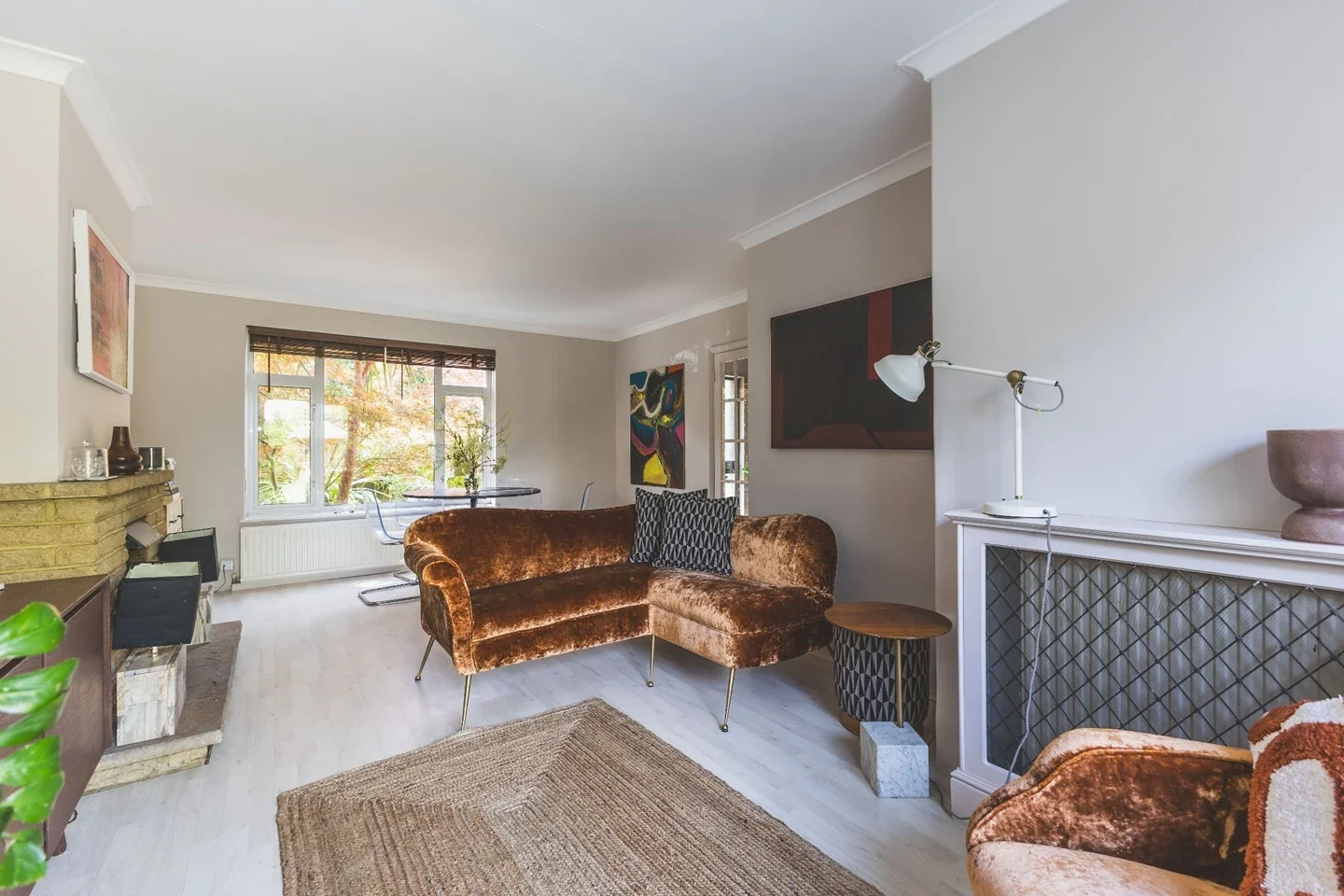 House Burnell Avenue in Greater London