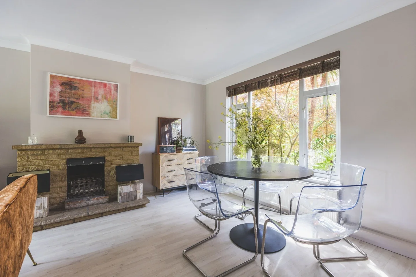 House Burnell Avenue in Greater London