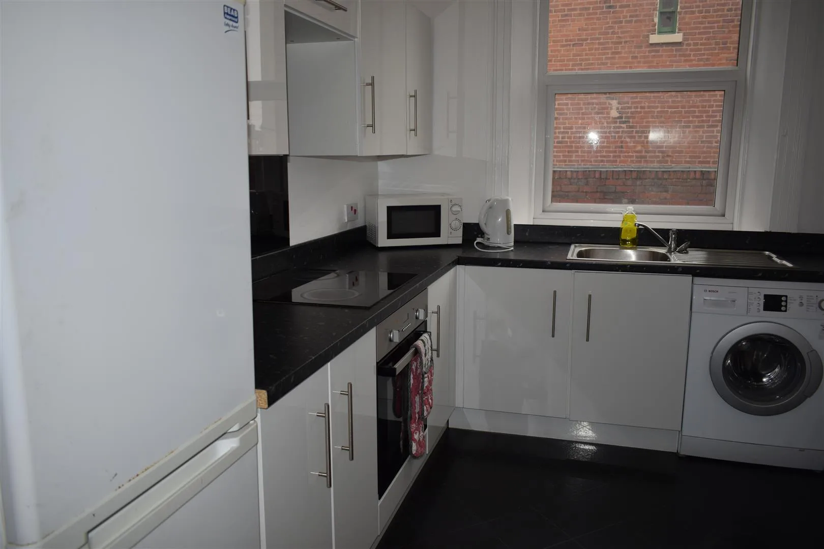 Room College Grove Road in Wakefield