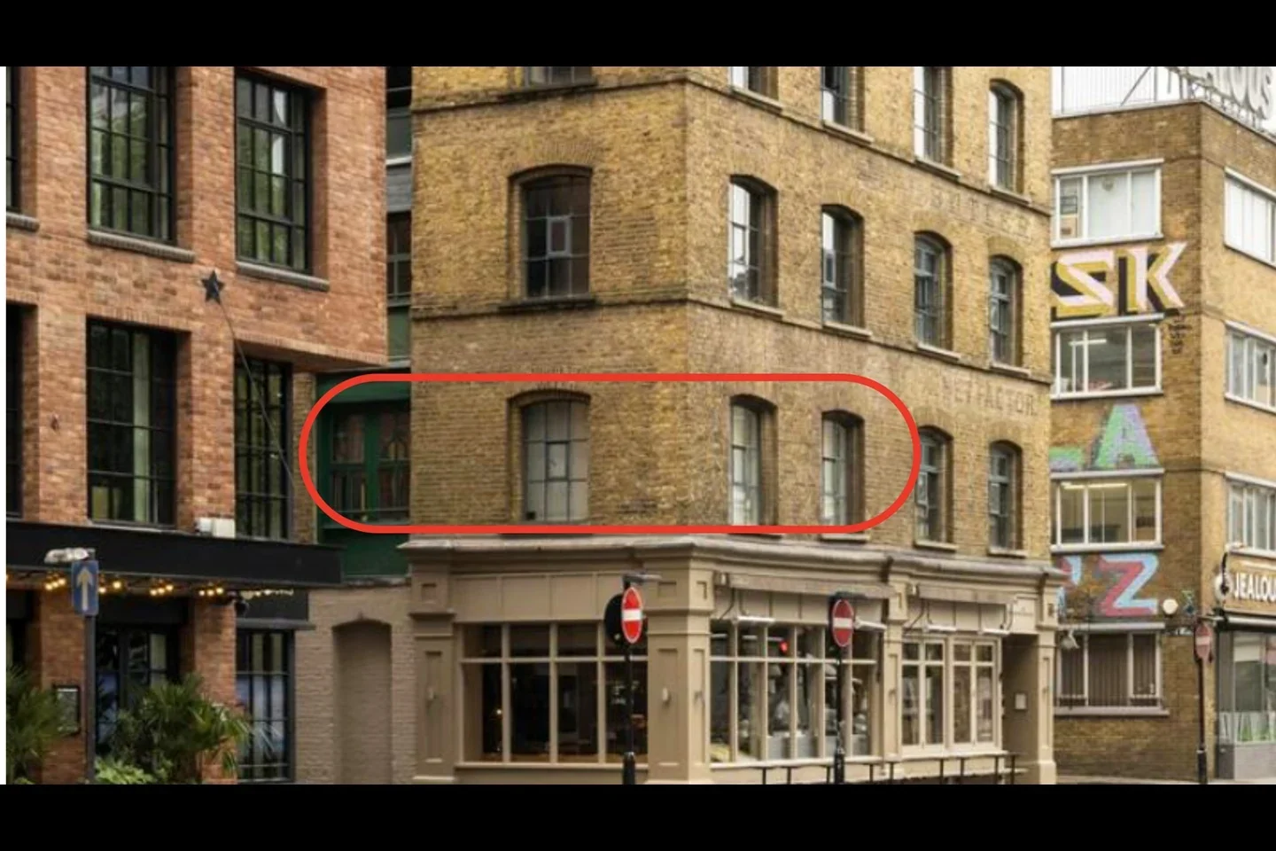 Flat Curtain Road in Greater London